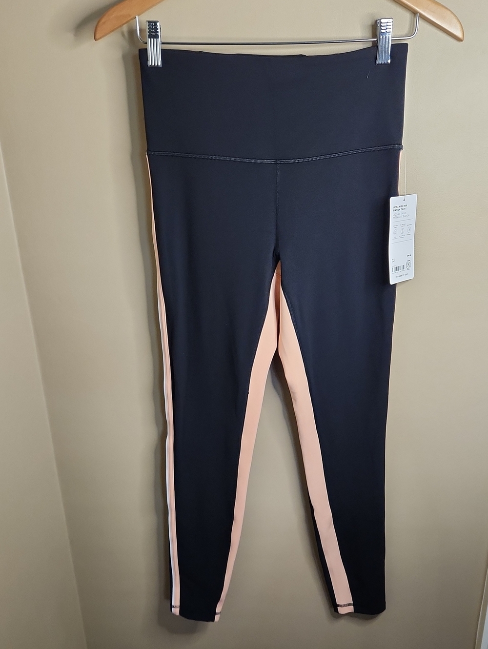 Athleta Ultra High-Rise Elation Tight In Black With Peach/White Trim. Sz S. NWT